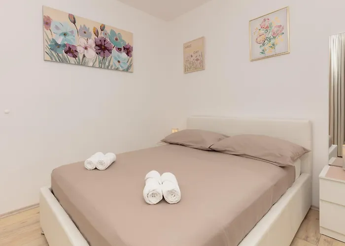 Apartment Ela
